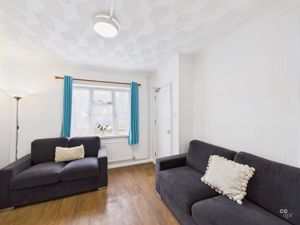 livng room- click for photo gallery
